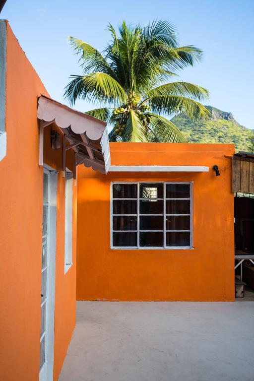 Guest House Chez Jacques Tamarin Exterior photo